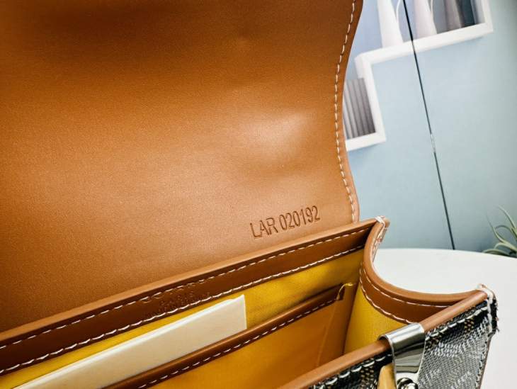 Picture of Goyard Handbags _SKUfw225670176fw
